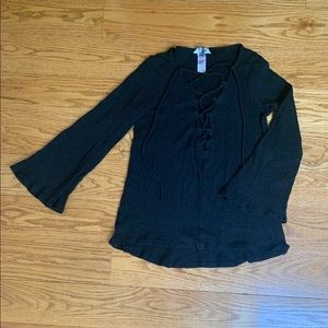 Hard Tail lace up front flare sleeve. Black. XS